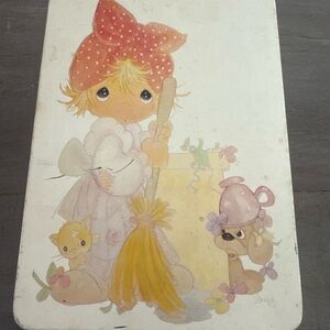 1982 Jonathan & David tin licensed by Enesco